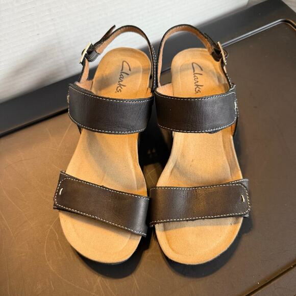 Clarks Leather Wedge Sandals Black Strappy Slingback 7W Comfort Shoes - Picture 2 of 10